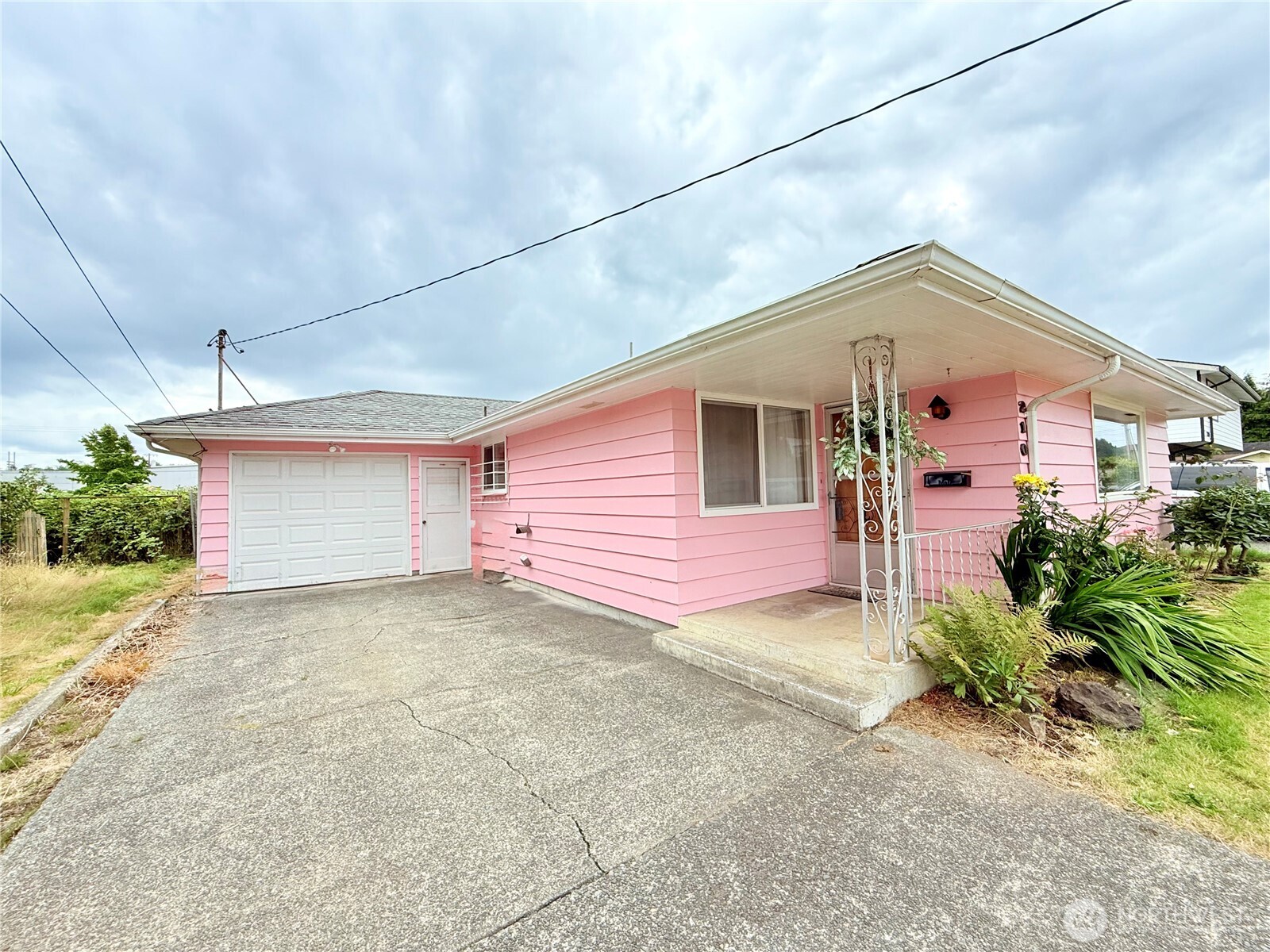 210 W Emerson Ave
