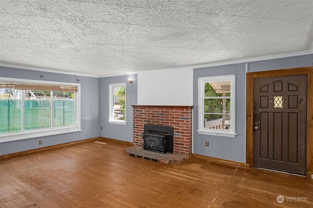 Photo of 1125 75th Street SE, Everett, WA 98203 (MLS # 2248454)