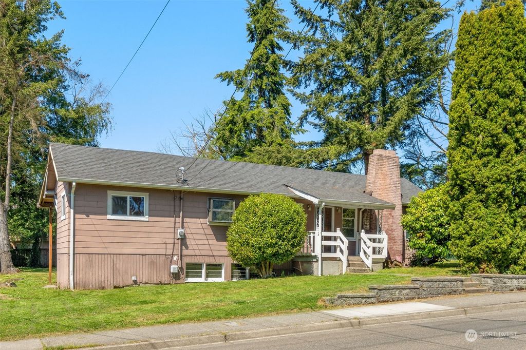 Photo of 1125 75th Street SE, Everett, WA 98203 (MLS # 2248454)