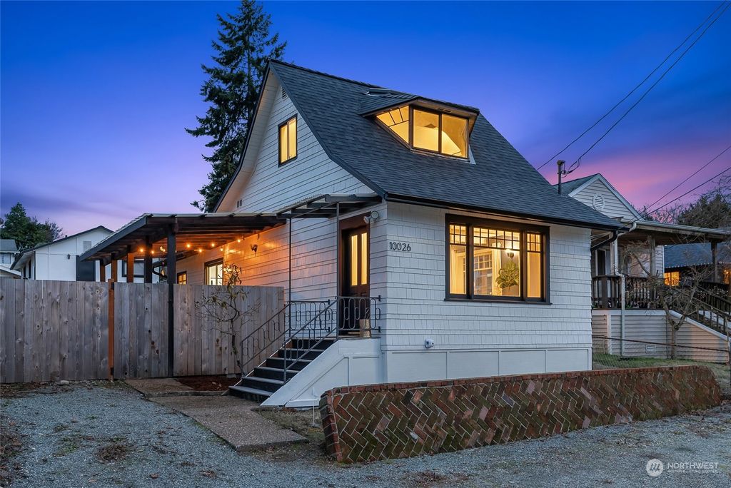 Photo of 10026 41st Avenue SW, Seattle, WA 98146 (MLS # 2026251)