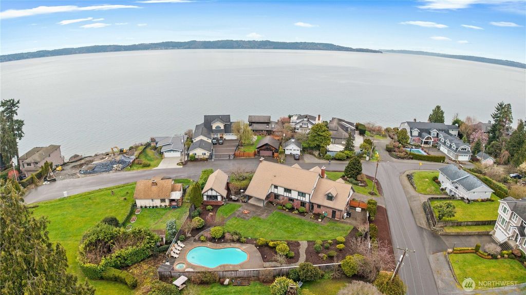 Photo of 3005 SW 300th Place, Federal Way, WA 98023 (MLS # 2494070)