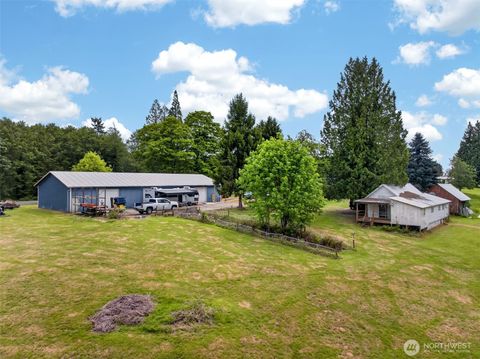 Photo of 943 Fall Creek Road, Longview, WA 98632 (MLS # 2523277)
