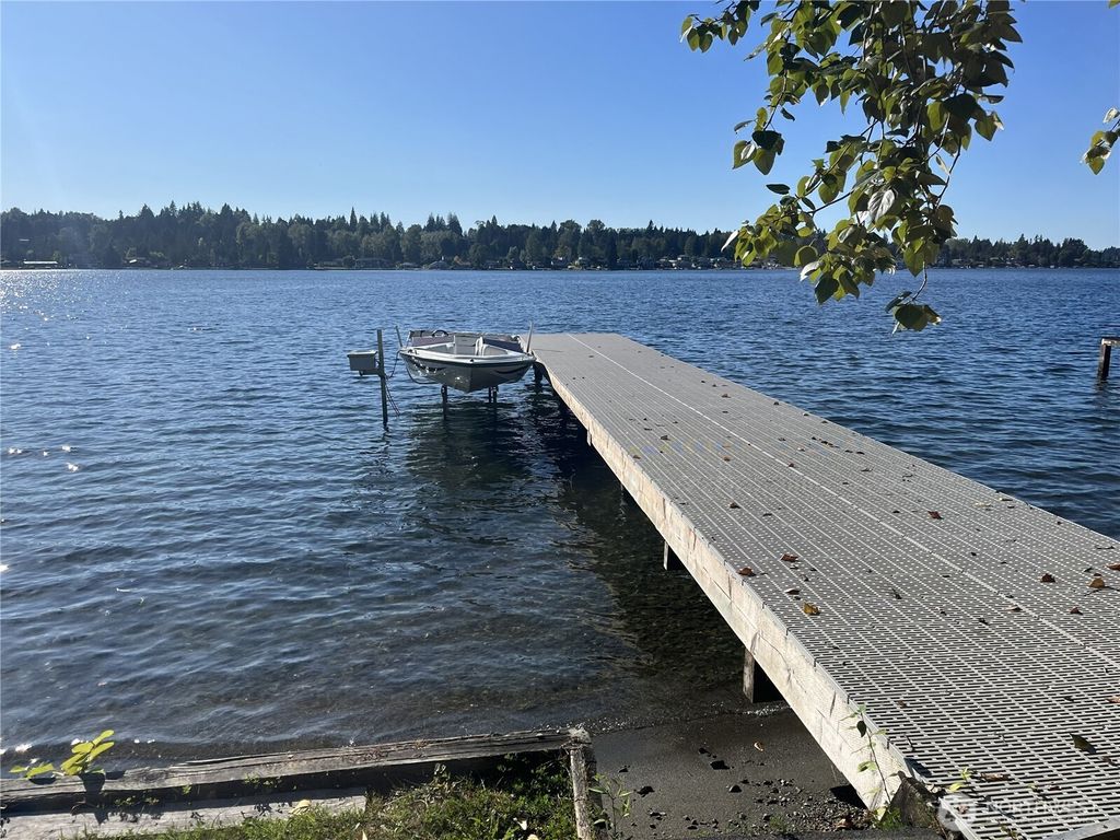 Photo of 410 Lake Stevens RD, Lake Stevens, WA 98258 (MLS # 2532795)