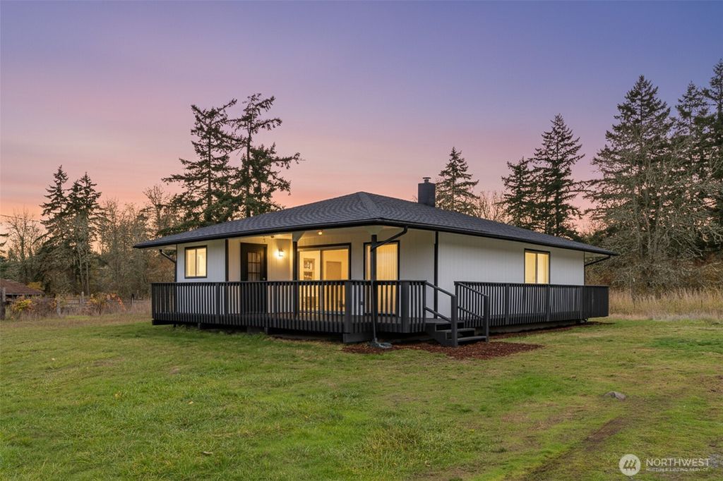 Photo of 39411 Mountain Highway Hwy E, Eatonville, WA 98328 (MLS # 2514838)
