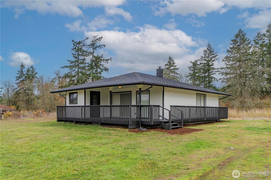 Photo of 39411 Mountain Highway Hwy E, Eatonville, WA 98328 (MLS # 2514838)