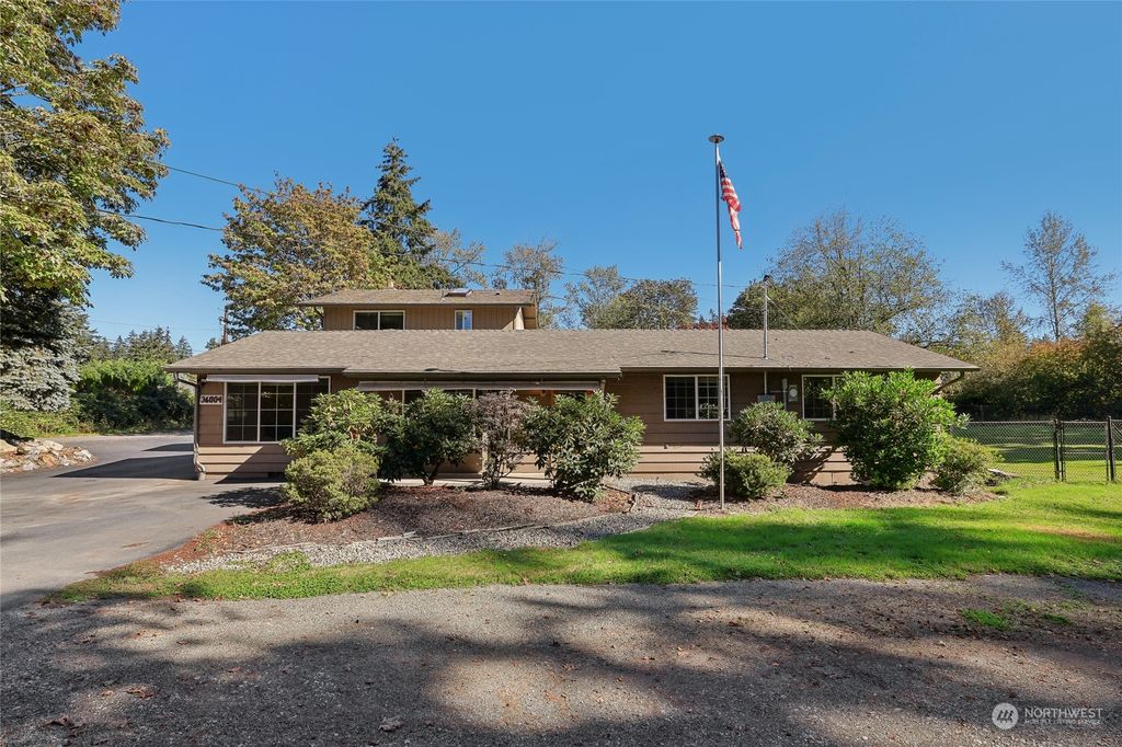 Photo of 36004 50th Avenue S, Auburn, WA 98001 (MLS # 2297898)
