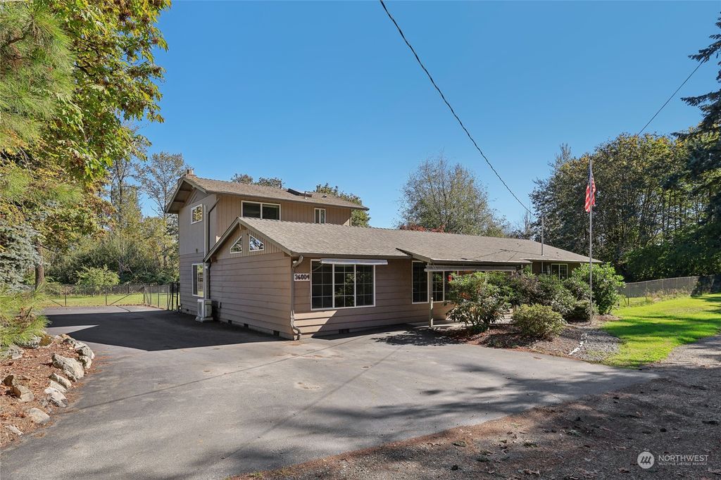 Photo of 36004 50th Avenue S, Auburn, WA 98001 (MLS # 2297898)