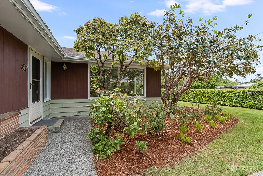 Photo of 5419 S Prentice Street, Seattle, WA 98178 (MLS # 2238219)