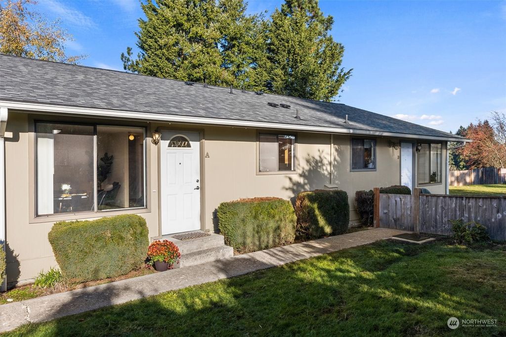 Photo of 6009 W Magnolia Avenue #A &amp; B, Everett, WA 98203 (MLS # 2182868)