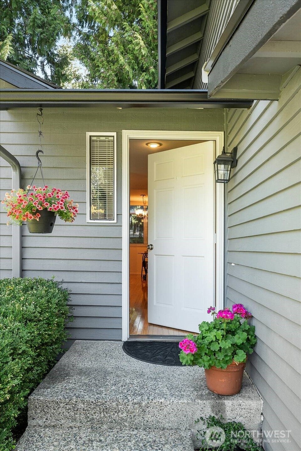 Photo of 22414 NE 12th Court, Sammamish, WA 98074 (MLS # 2578407)