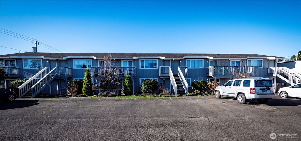 Photo of 414 ONTARIO Street, Hoquiam, WA 98550 (MLS # 2467372)