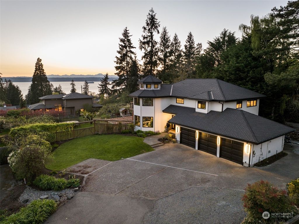 Photo of 614 SW 187th Street, Normandy Park, WA 98166 (MLS # 2062818)