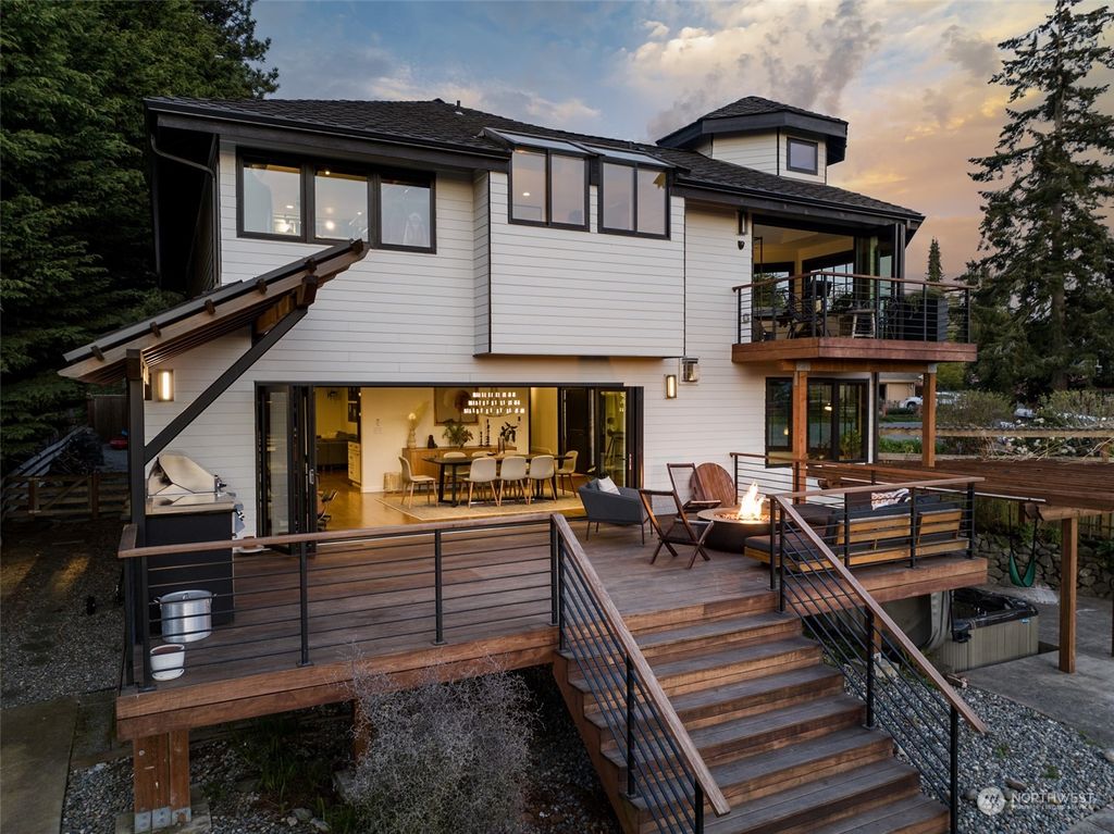 Photo of 614 SW 187th Street, Normandy Park, WA 98166 (MLS # 2062818)