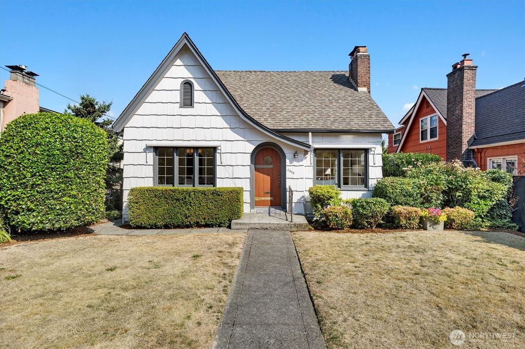 Photo of 2408 E Roanoke Street, Seattle, WA 98112 (MLS # 2429250)