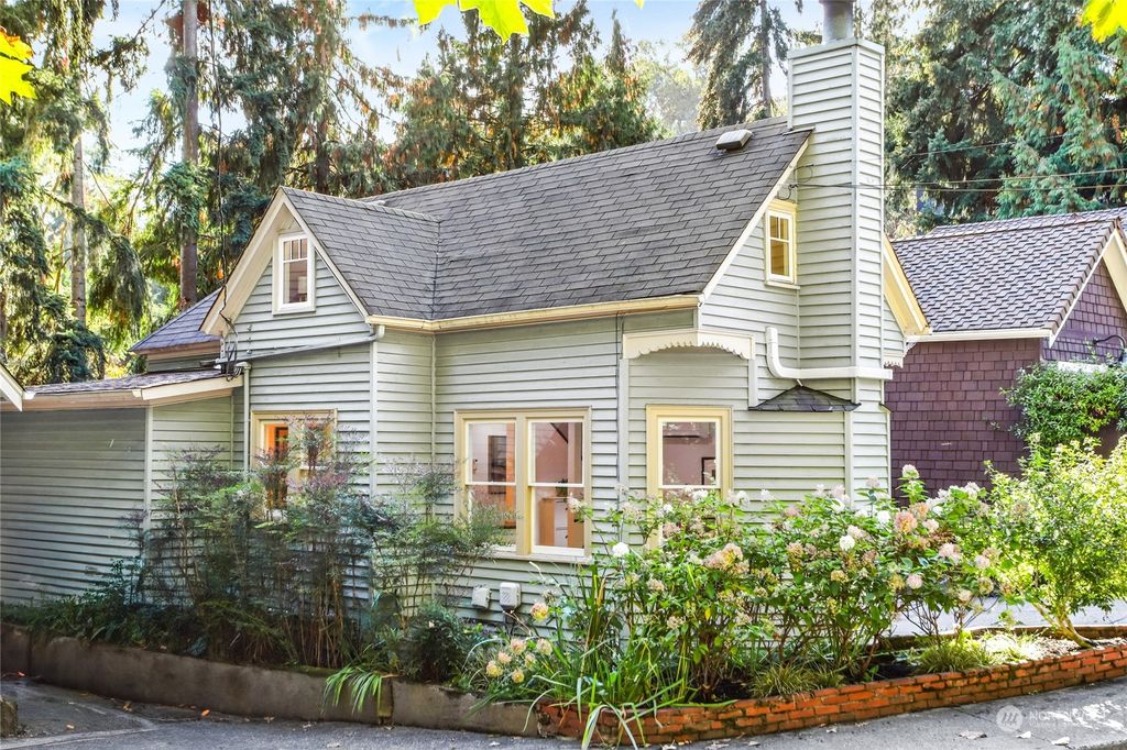 Photo of 3515 E Alder Street, Seattle, WA 98122 (MLS # 2299501)