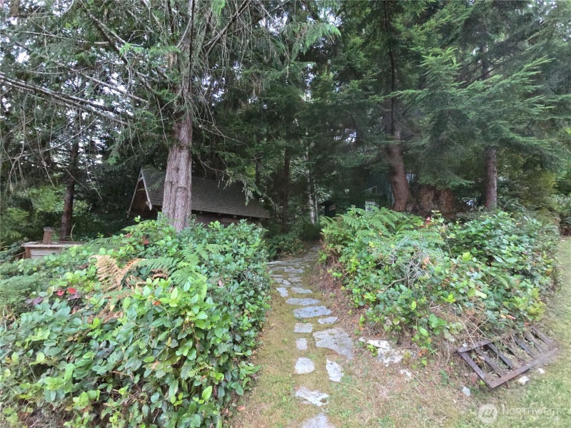 425 W Shore Loop Road