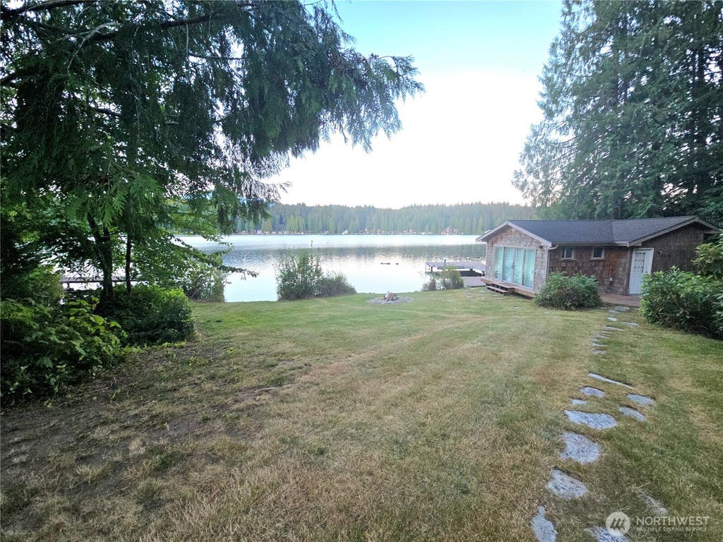 Photo of 425 W Shore Loop Road, Snohomish, WA 98290 (MLS # 2574185)