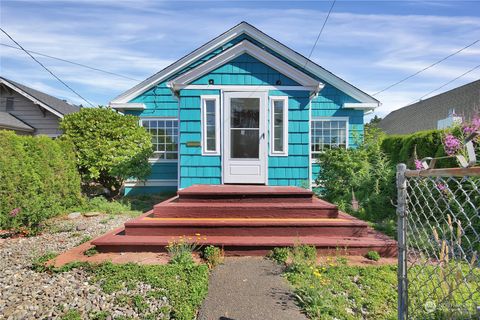 A home in Hoquiam