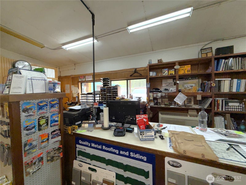 30007 Hwy 20 W