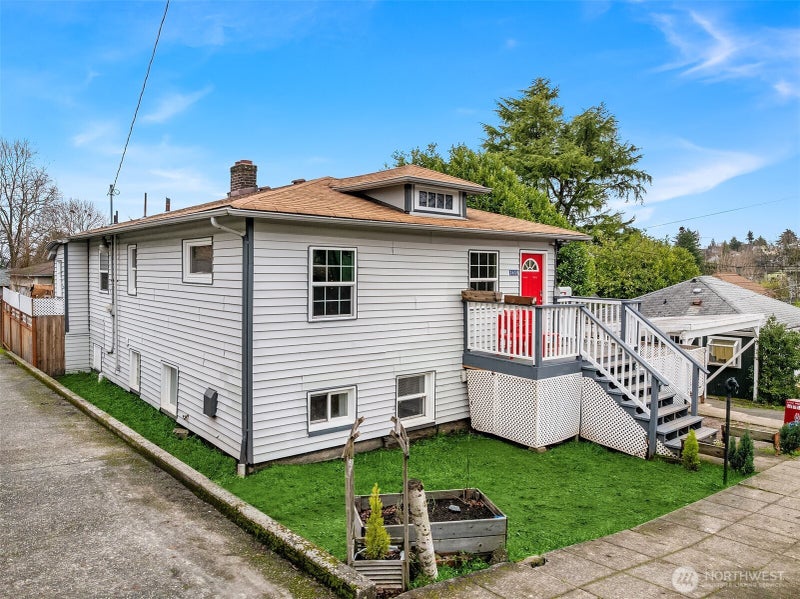 2614 E Pike Street