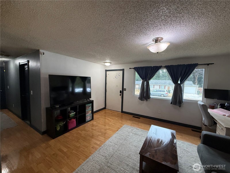 8910 NE Quinault Loop