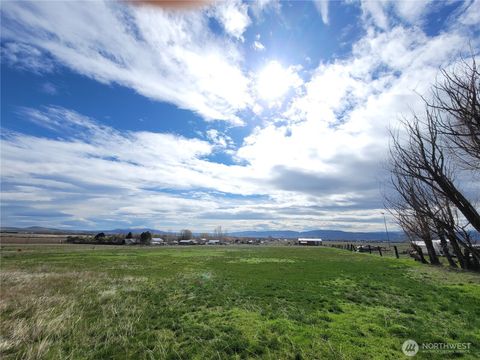 Photo of 2600 Watson Road, Ellensburg, WA 98926 (MLS # 2494446)