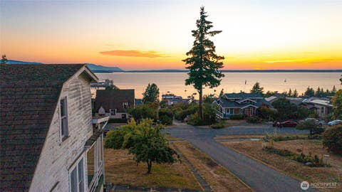 Photo of 917 13th Street, Bellingham, WA 98225 (MLS # 2571426)