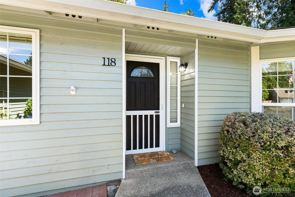 Photo of 118 N 38th Place, Mount Vernon, WA 98273 (MLS # 2554990)
