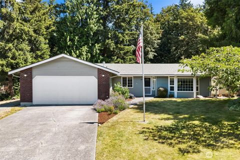 Photo of 118 N 38th Place, Mount Vernon, WA 98273 (MLS # 2554990)