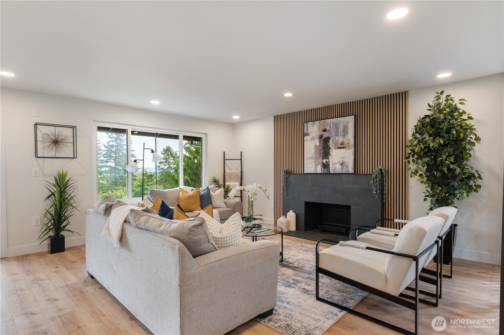 1122 118th Street NE