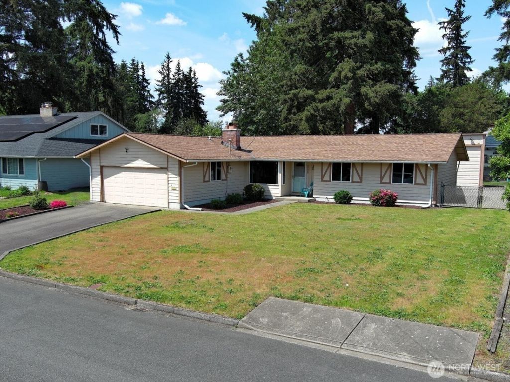 Photo of 3335 19th Street SE, Auburn, WA 98092 (MLS # 2524677)