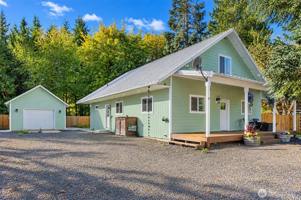 Photo of 417 Central Avenue, Pe Ell, WA 98572 (MLS # 2594576)