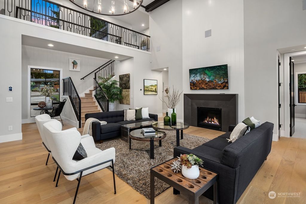 Photo of 12419 NE 29th Street, Bellevue, WA 98005 (MLS # 2189985)