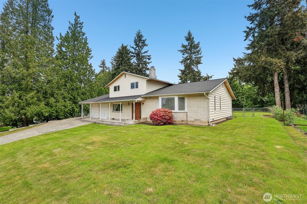 Photo of 5401 Ocean Avenue, Everett, WA 98203 (MLS # 2524142)