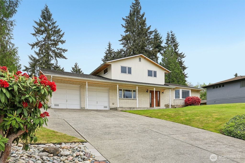 Photo of 5401 Ocean Avenue, Everett, WA 98203 (MLS # 2524142)