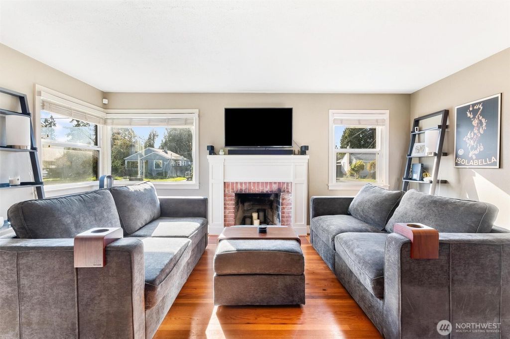 Photo of 10010 13th Avenue NW, Seattle, WA 98177 (MLS # 2501502)