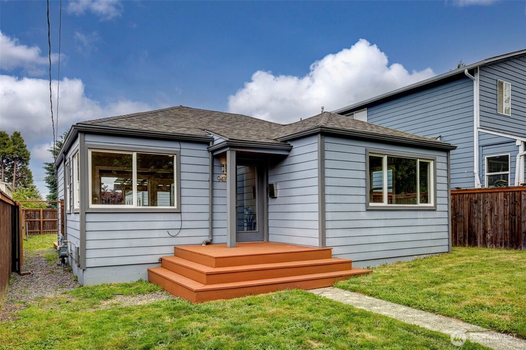 Photo of 9419 39th Avenue S, Seattle, WA 98118 (MLS # 2378325)
