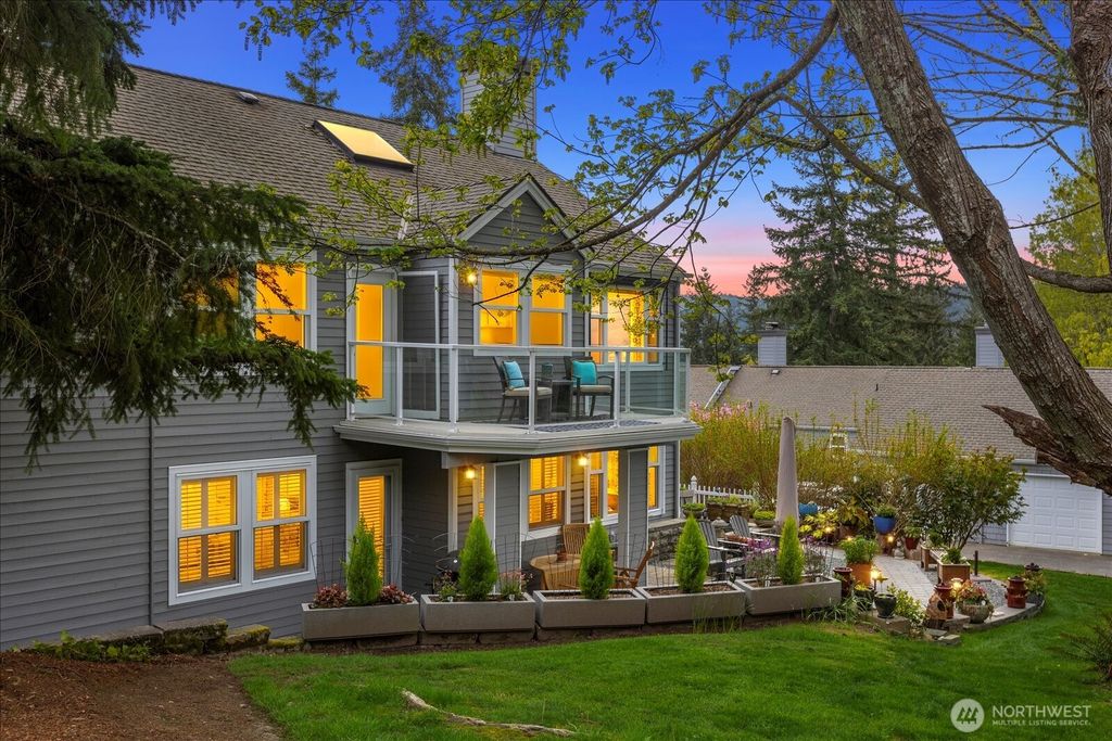 Photo of 4049 Providence Point Drive SE, Issaquah, WA 98029 (MLS # 2512069)