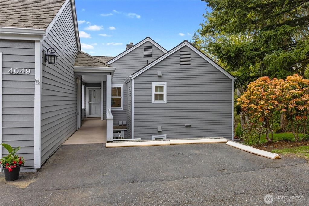 Photo of 4049 Providence Point Drive SE, Issaquah, WA 98029 (MLS # 2512069)