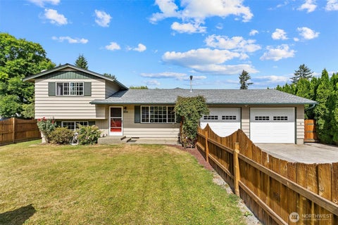 Photo of 910 Dunlop Street, Sedro Woolley, WA 98284 (MLS # 2575860)