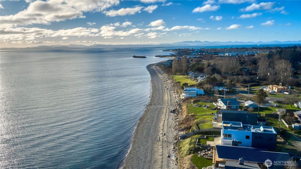 Photo of 616 Mallard Lane, Point Roberts, WA 98281 (MLS # 2499490)