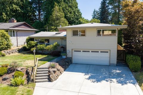 Photo of 1925 SW 167th Street, Burien, WA 98166 (MLS # 2553180)