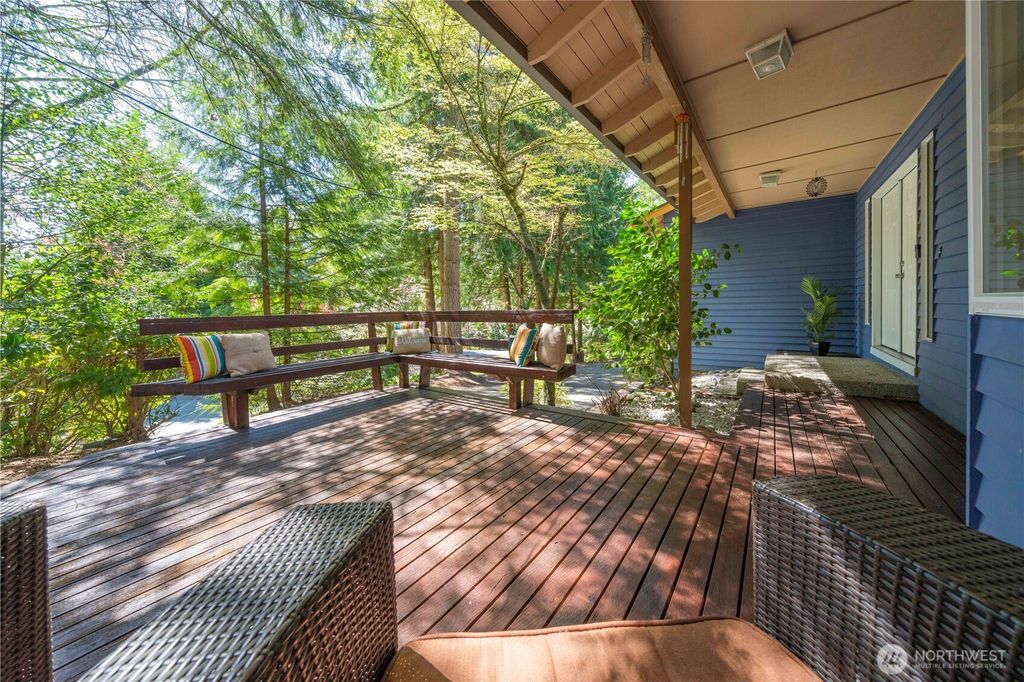 Photo of 11518 167th Place NE, Redmond, WA 98052 (MLS # 2355380)