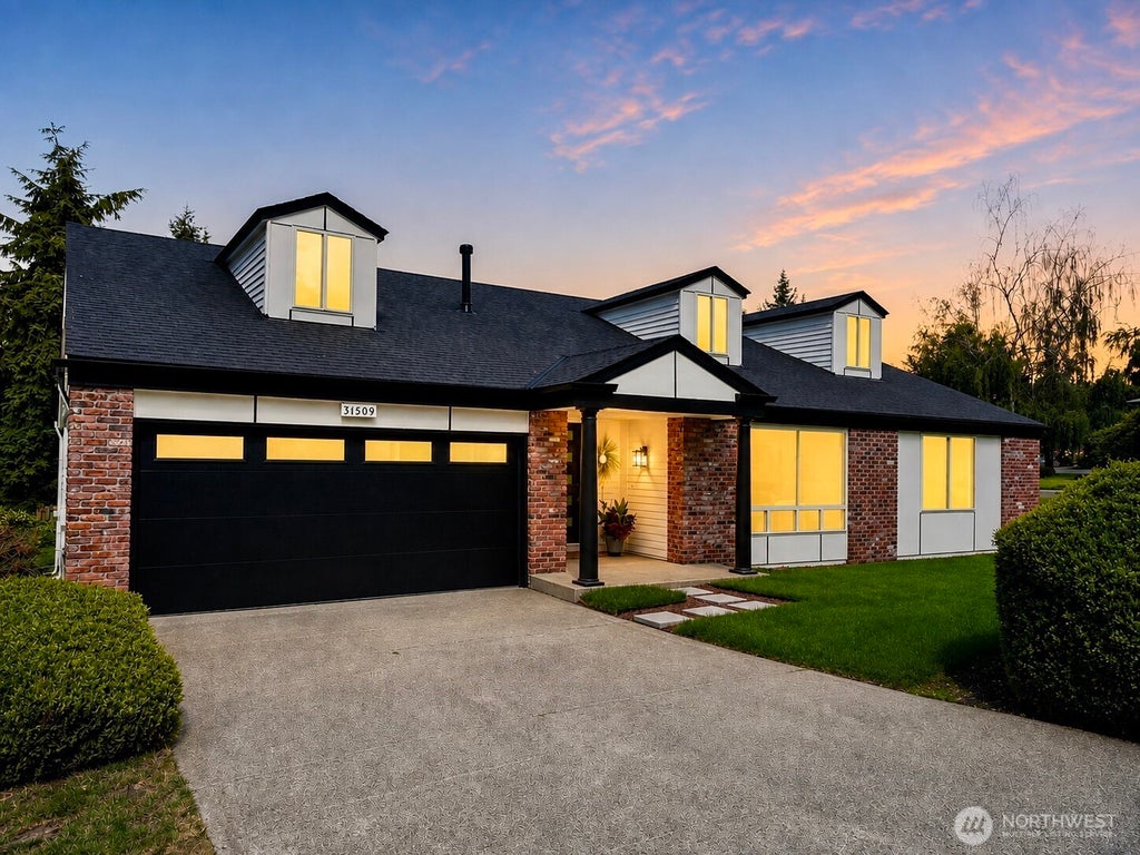 Photo of 31509 42nd Avenue SW, Federal Way, WA 98023 (MLS # 2590187)