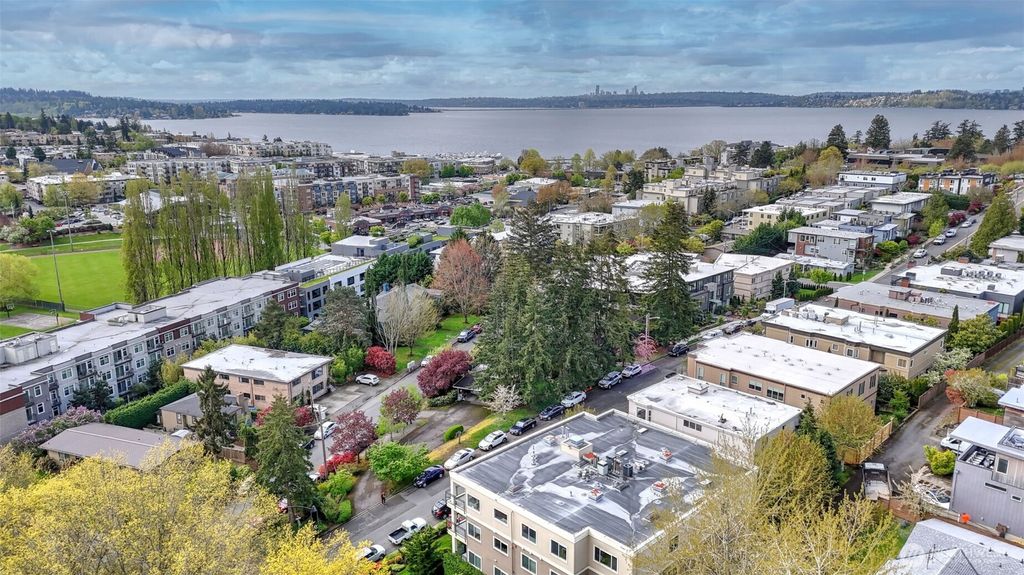 Photo of 322 5th Avenue #202, Kirkland, WA 98033 (MLS # 2357314)