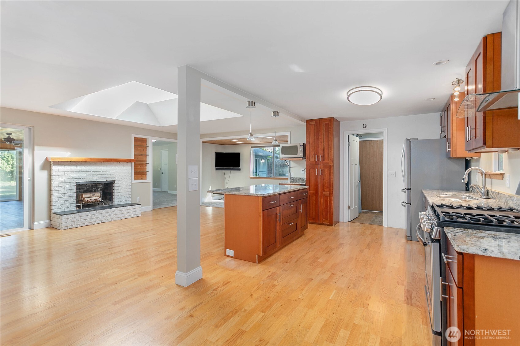 1142 Deer Creek Lane