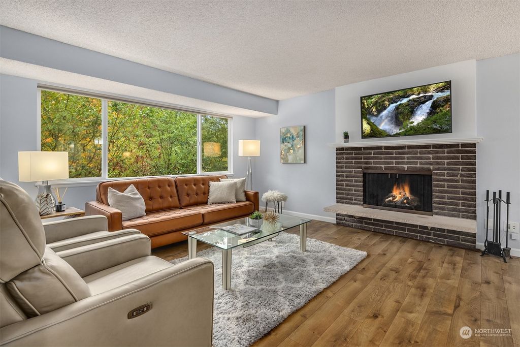 Photo of 21822 6th Avenue W, Bothell, WA 98021 (MLS # 2012908)