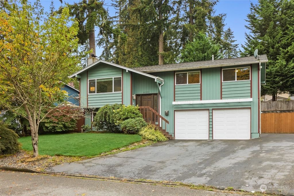 Photo of 21822 6th Avenue W, Bothell, WA 98021 (MLS # 2012908)