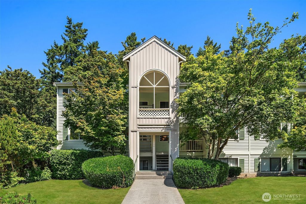 Photo of 25120 98th Place S #A202, Kent, WA 98030 (MLS # 2397448)