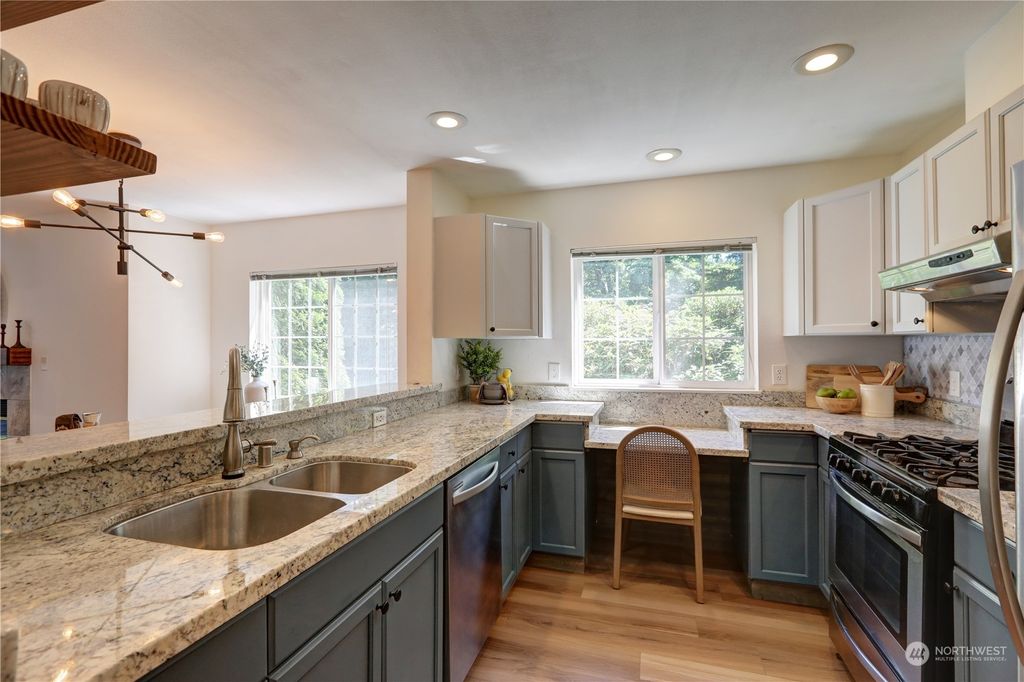 Photo of 601 12th Avenue NW #A4, Issaquah, WA 98027 (MLS # 2135541)